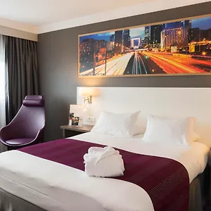Western Paris Orly Airport רונגיס